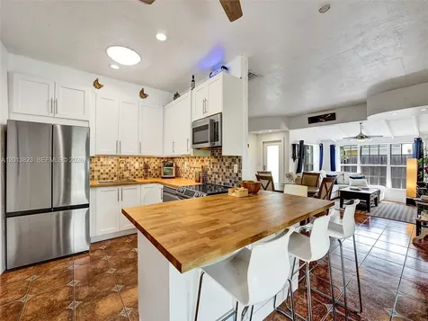 918 NE 4th Court Hallandale Beach FL 33009