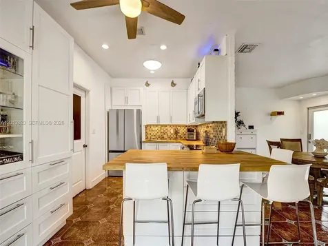 918 NE 4th Court Hallandale Beach FL 33009