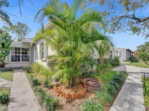 918 NE 4th Court Hallandale Beach FL 33009