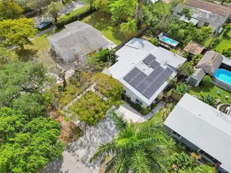 918 NE 4th Court Hallandale Beach FL 33009