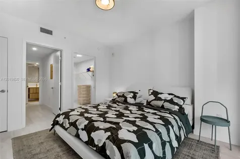 77 SE 5th Street Miami FL 33131