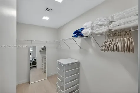 77 SE 5th Street Miami FL 33131