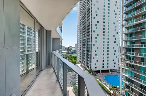 77 SE 5th Street Miami FL 33131