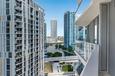 77 SE 5th Street Miami FL 33131