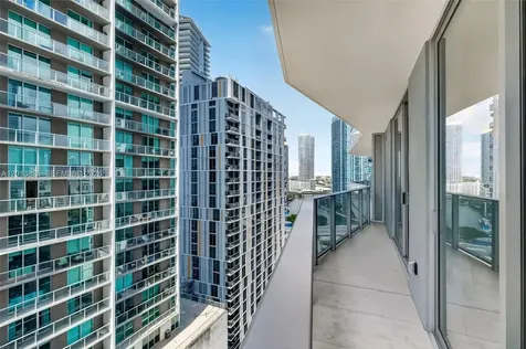 77 SE 5th Street Miami FL 33131