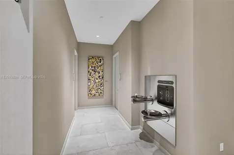 77 SE 5th Street Miami FL 33131