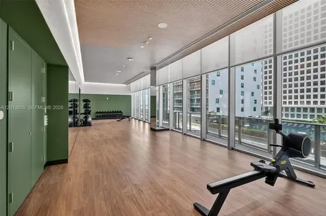 77 SE 5th Street Miami FL 33131