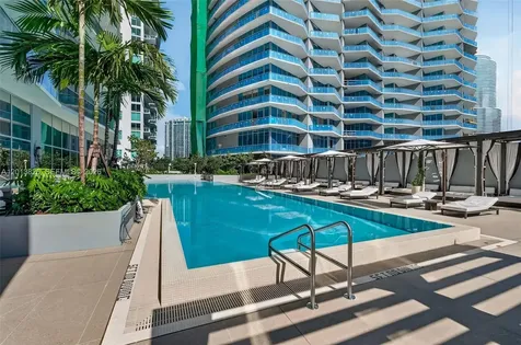 77 SE 5th Street Miami FL 33131