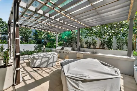 77 SE 5th Street Miami FL 33131