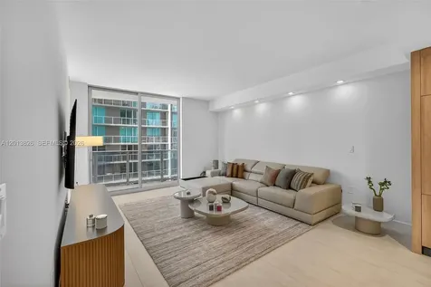 77 SE 5th Street Miami FL 33131
