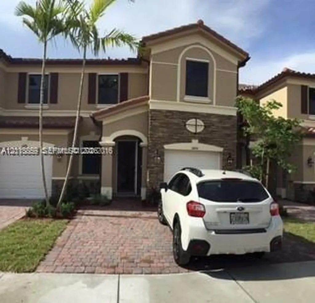 9337 W 33rd Way Hialeah FL 33018