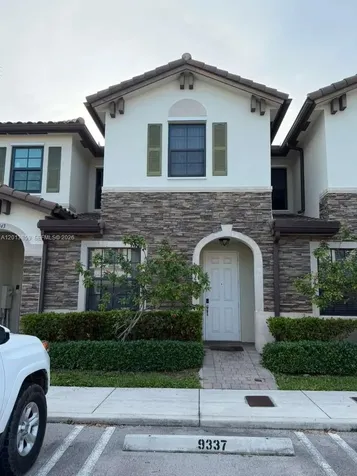 9337 W 33rd Way Hialeah FL 33018