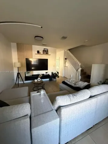 9337 W 33rd Way Hialeah FL 33018
