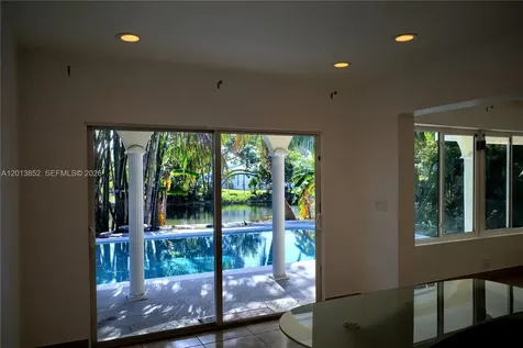 301 SW 5th Street Hallandale Beach FL 33009