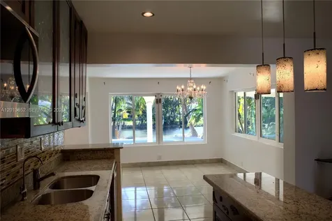 301 SW 5th Street Hallandale Beach FL 33009