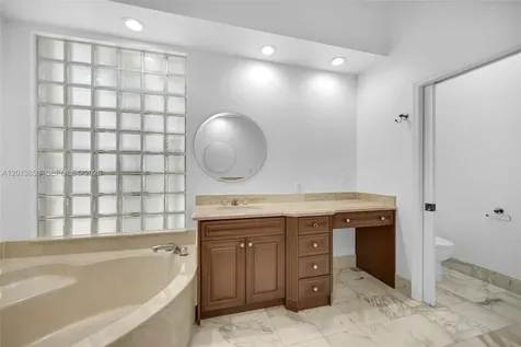 2468 Bay Isle Court Weston FL 33327