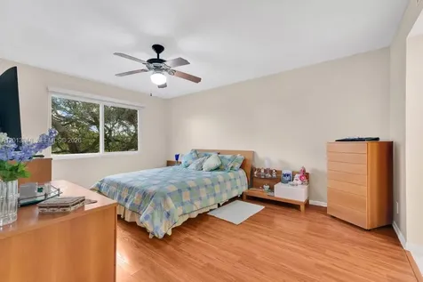 1101 SW 128th Terrace Pembroke Pines FL 33027