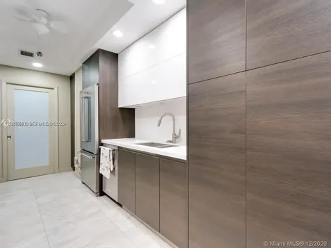 21150 Point Place Aventura FL 33180