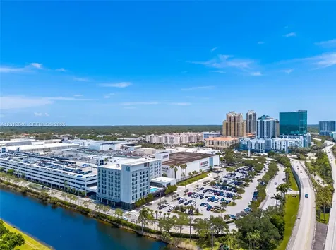 7477 SW 82nd Street Miami FL 33143