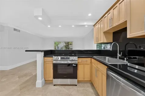 7477 SW 82nd Street Miami FL 33143