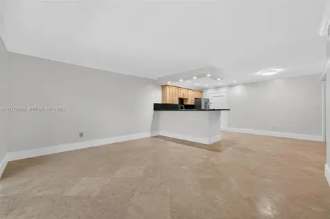 7477 SW 82nd Street Miami FL 33143