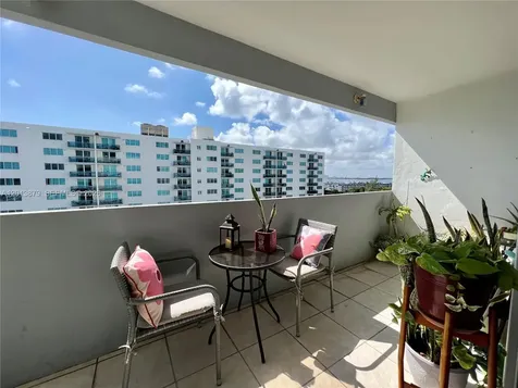 7545 E Treasure Drive North Bay Village FL 33141