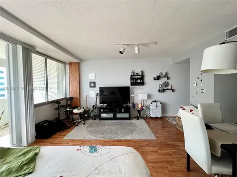7545 E Treasure Drive North Bay Village FL 33141