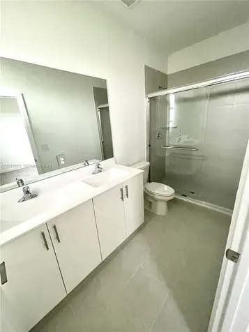 929 NE 211th Street Miami FL 33179