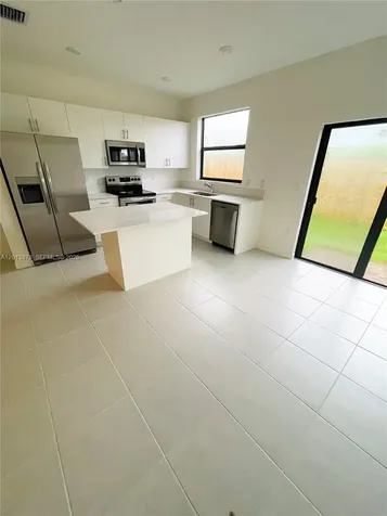 929 NE 211th Street Miami FL 33179