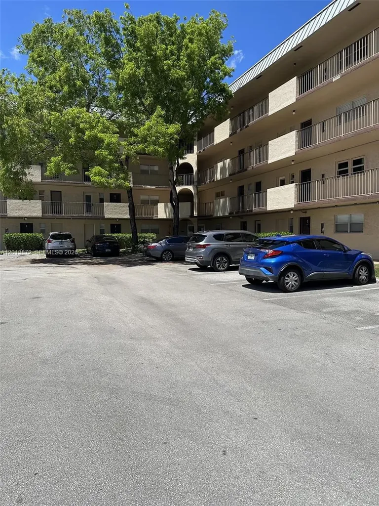 6061 N Falls Cir Drive Lauderhill FL 33319