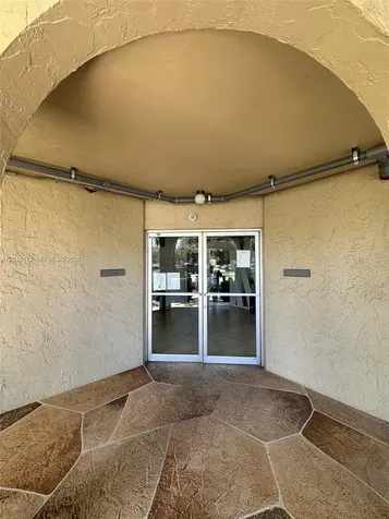 6061 N Falls Cir Drive Lauderhill FL 33319