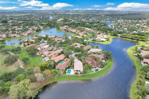 2456 Bay Isle Court Weston FL 33327