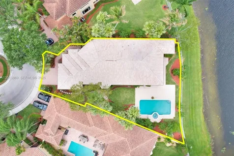2456 Bay Isle Court Weston FL 33327