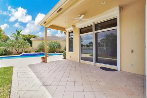 2456 Bay Isle Court Weston FL 33327