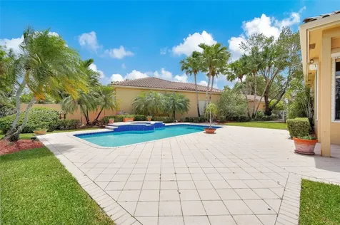2456 Bay Isle Court Weston FL 33327