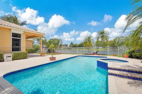 2456 Bay Isle Court Weston FL 33327