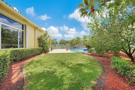 2456 Bay Isle Court Weston FL 33327