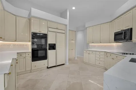 2456 Bay Isle Court Weston FL 33327