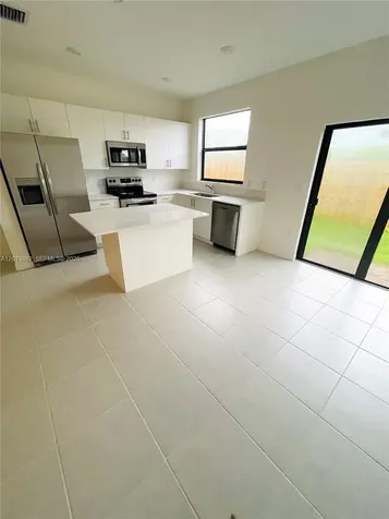 929 NE 211th Street Miami FL 33179