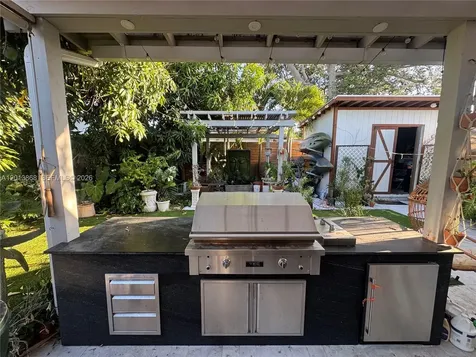 2235 SW 25th Terrace Miami FL 33133