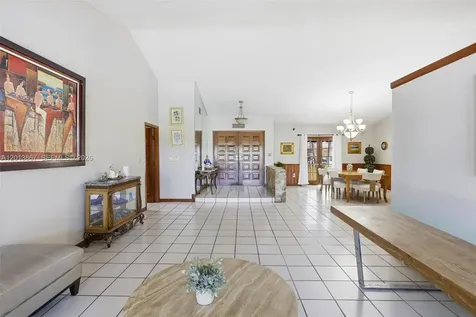 7200 N Oakmont Drive Hialeah FL 33015