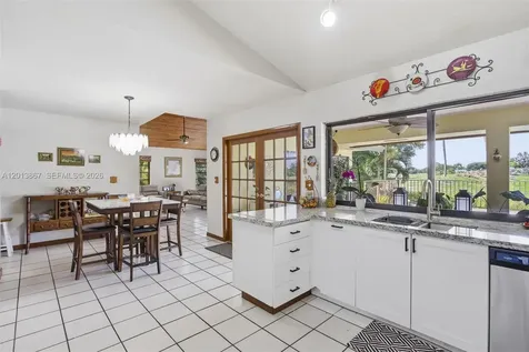 7200 N Oakmont Drive Hialeah FL 33015