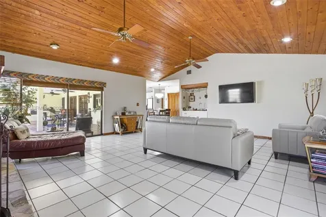 7200 N Oakmont Drive Hialeah FL 33015