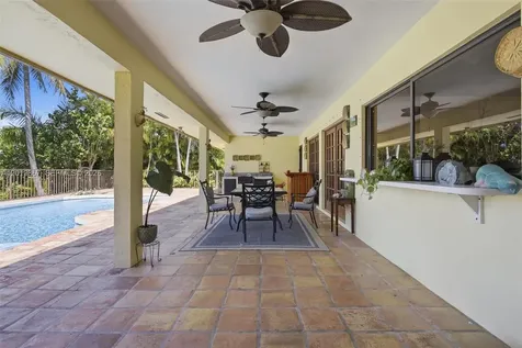 7200 N Oakmont Drive Hialeah FL 33015