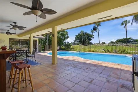 7200 N Oakmont Drive Hialeah FL 33015