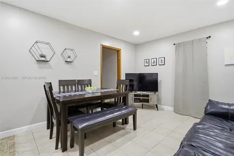7200 N Oakmont Drive Hialeah FL 33015