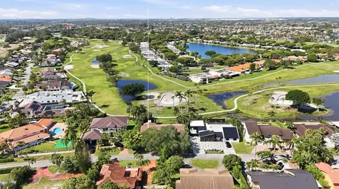 7200 N Oakmont Drive Hialeah FL 33015