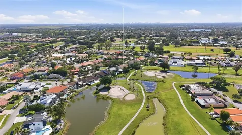 7200 N Oakmont Drive Hialeah FL 33015