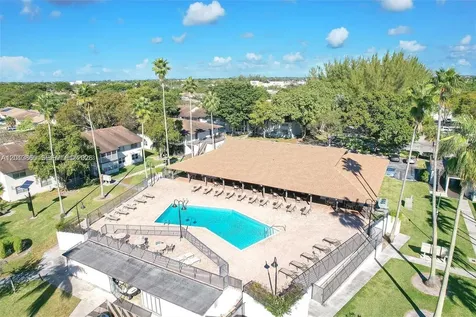447 N Laurel Margate FL 33063
