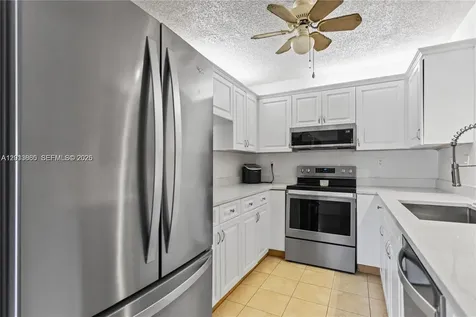 447 N Laurel Margate FL 33063